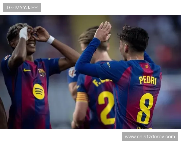 西甲激战鏖战中佩德里妙传助攻拉什福德精彩垫射强势追回关键一分